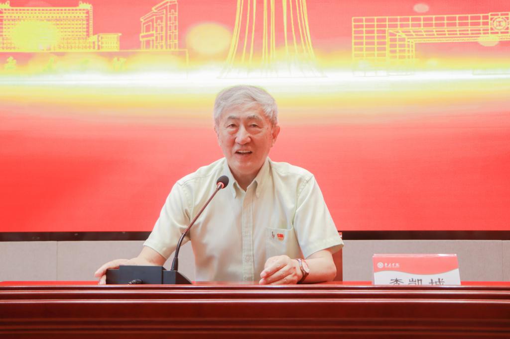 20250624我校举行纪念中国人民抗日战争胜利80周年暨隐蔽战线革命前辈后代交流活动 (1).jpg