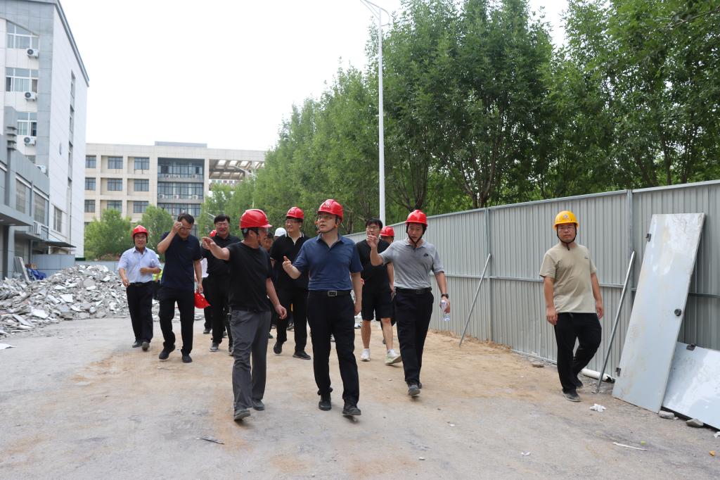 20250806校领导检查新校区提升改造工程8.JPG